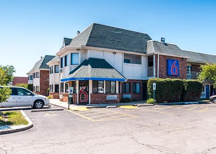 Hotel 6 Chicago - Elk Grove 2*