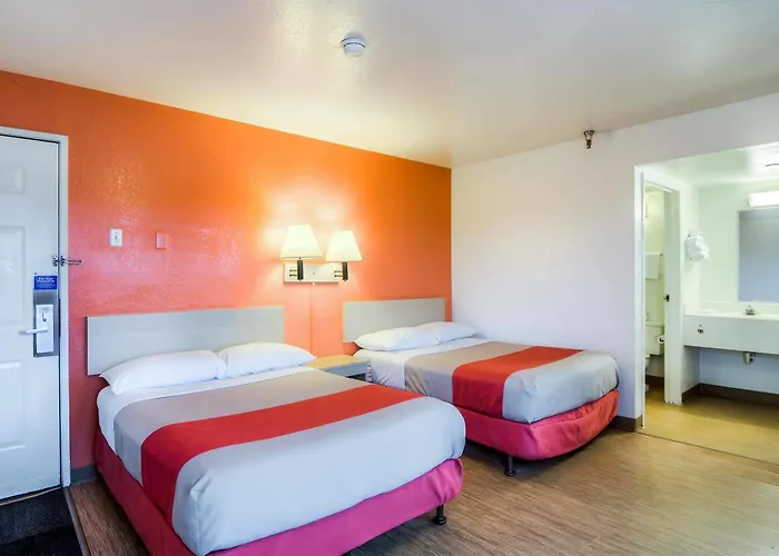 6 Chicago - Elk Grove Hotel Elk Grove Village