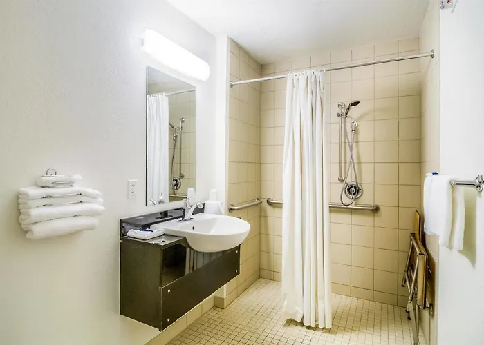 6 Chicago - Elk Grove Hotel