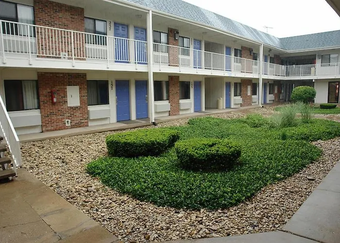 Hotel 6 Chicago - Elk Grove Elk Grove Village