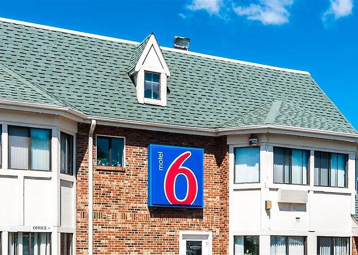 Hotel 6 Chicago - Elk Grove Elk Grove Village